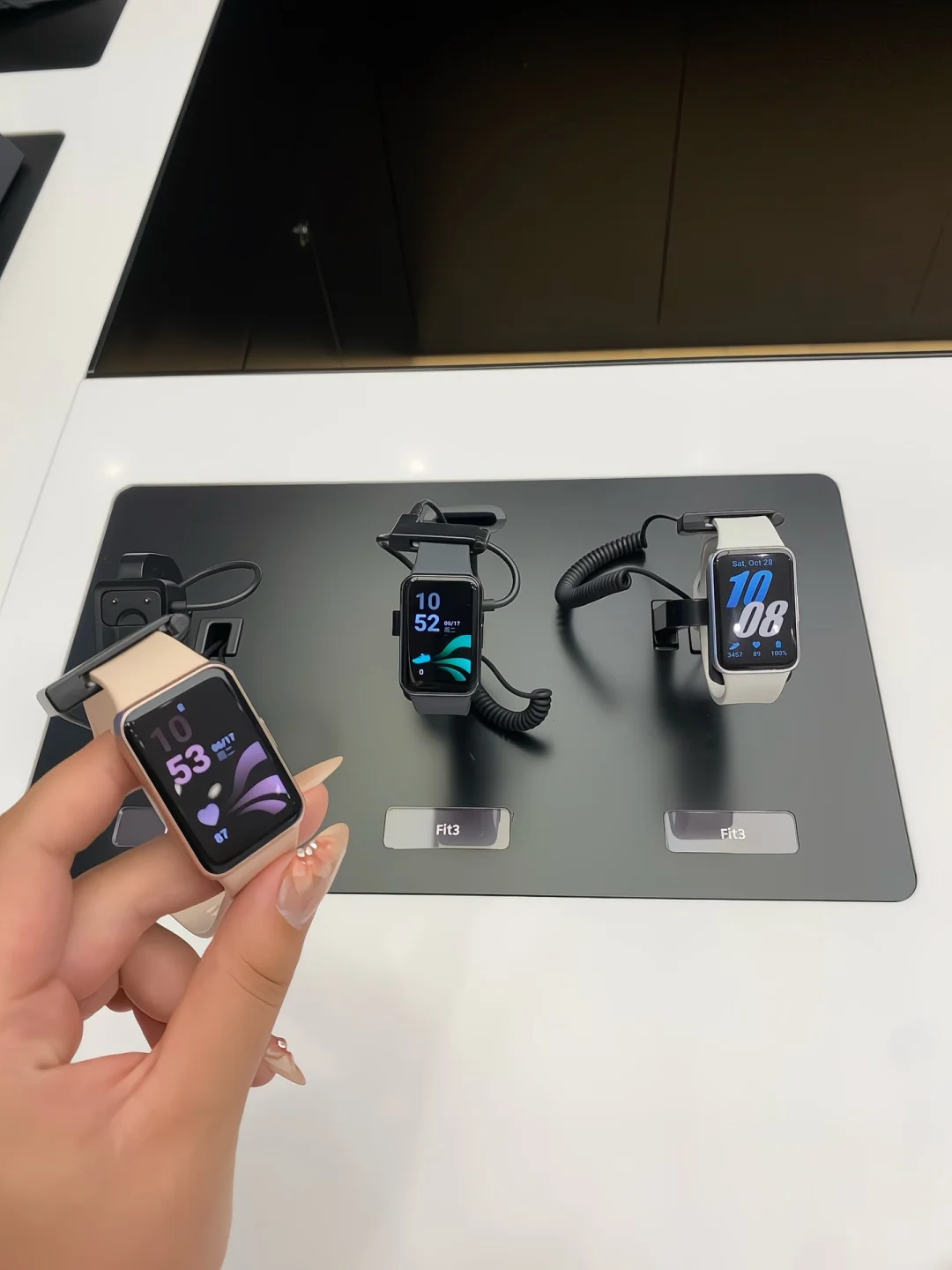 Samsung Galaxy Fit3: ผู้คุ้มกันล่องหนของคนทำงาน ⌚️