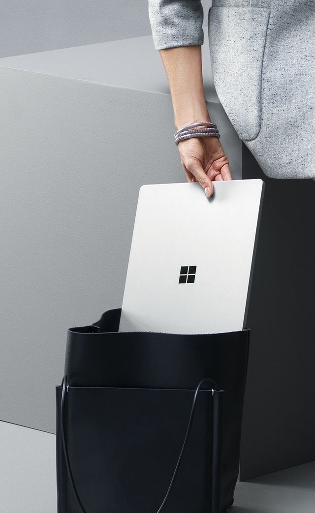แล็ปท็อป AI+” ด้วย Surface Laptop 13” จาก Microsoft