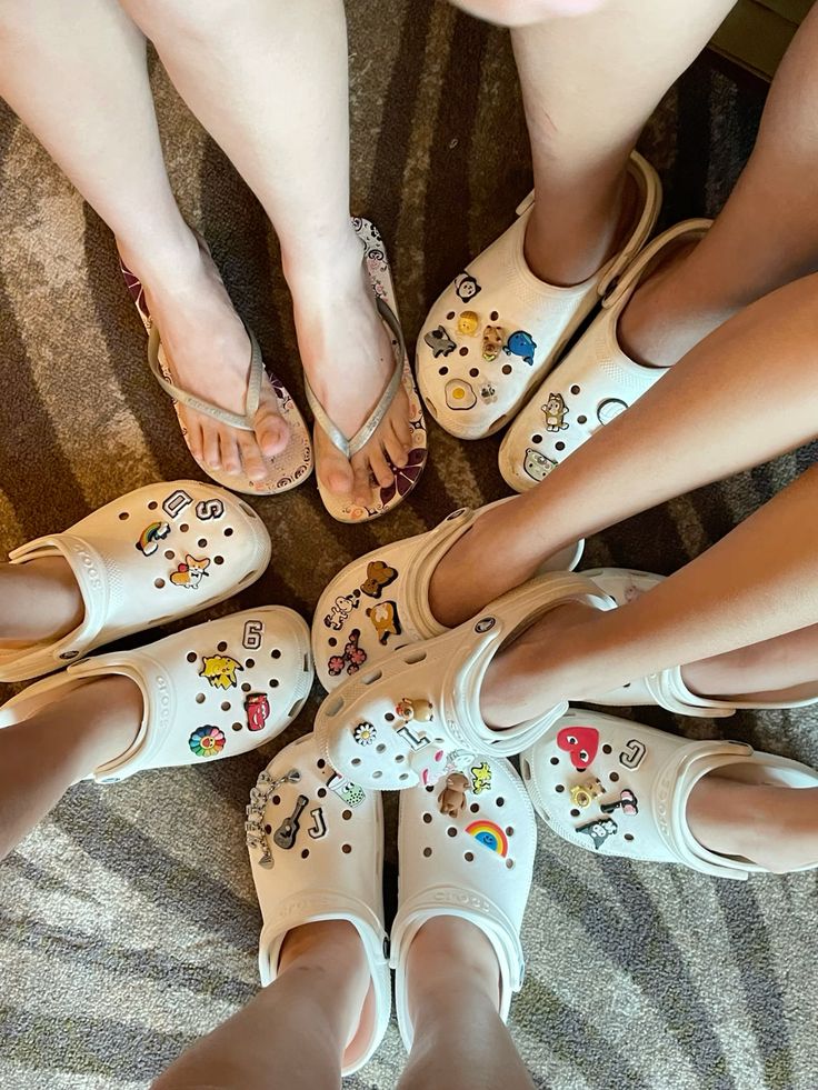 ทำไม Jibbitz Crocs ถึงควรซื้อ ? และสายแฟชั่นควรเลือกยังไง