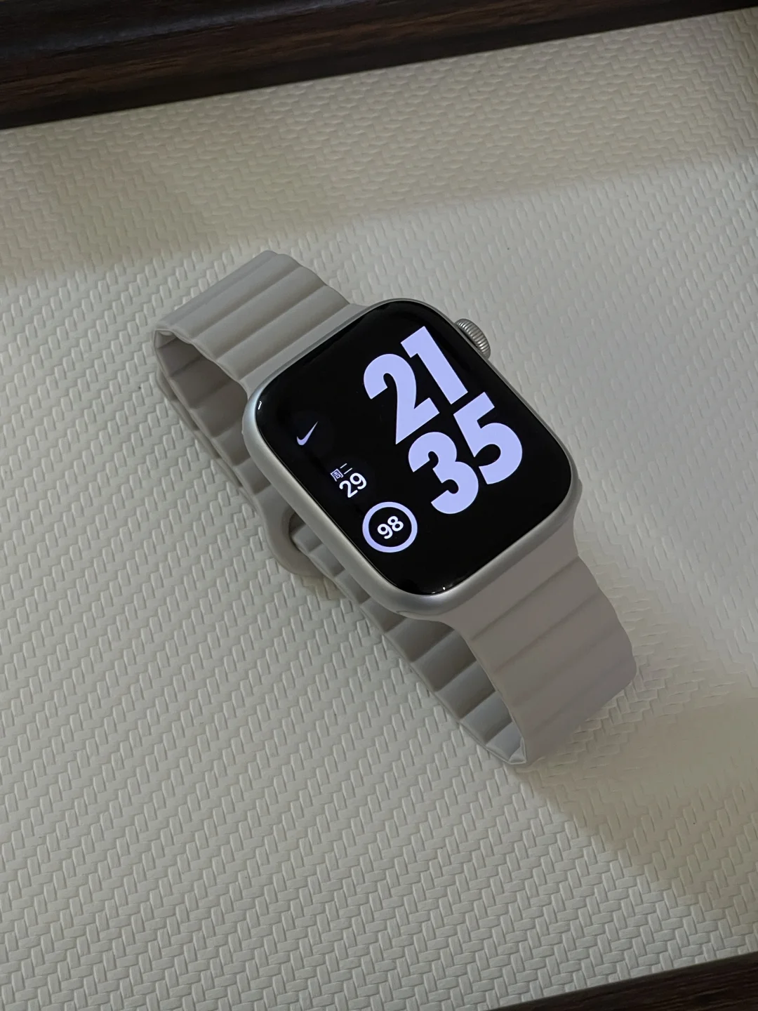 หน้าฝนต้องมี! สายรัดซิลิโคนกันน้ำสำหรับ iWatch🌧️
