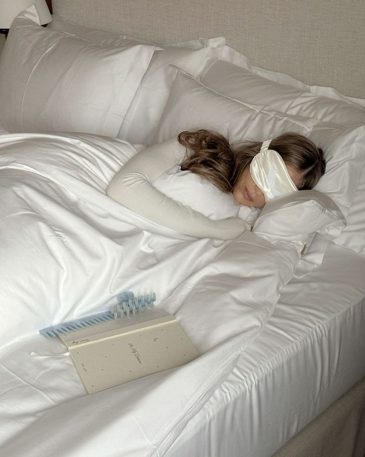 😴 หลับสบายด้วยการมีผ้าปิดตา: เคล็ดลับง่ายๆ เพื่อการนอนลึกที่แท้จริง