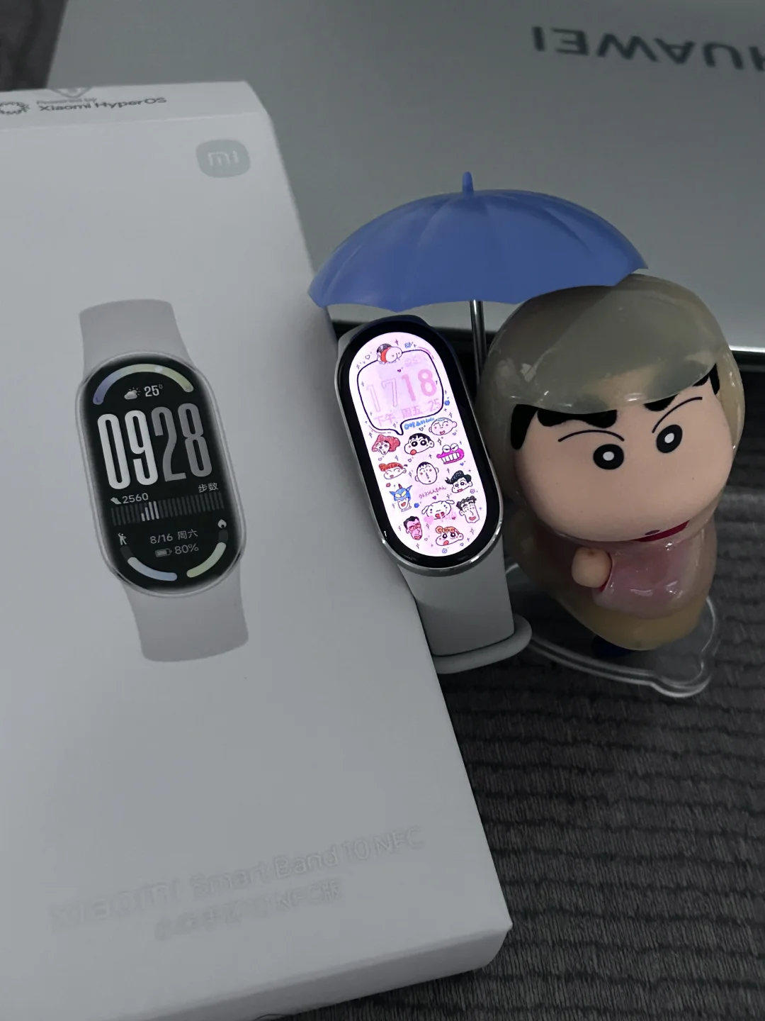 Mi Band สีเงินกับวอลเปเปอร์ชินจัง✨👒