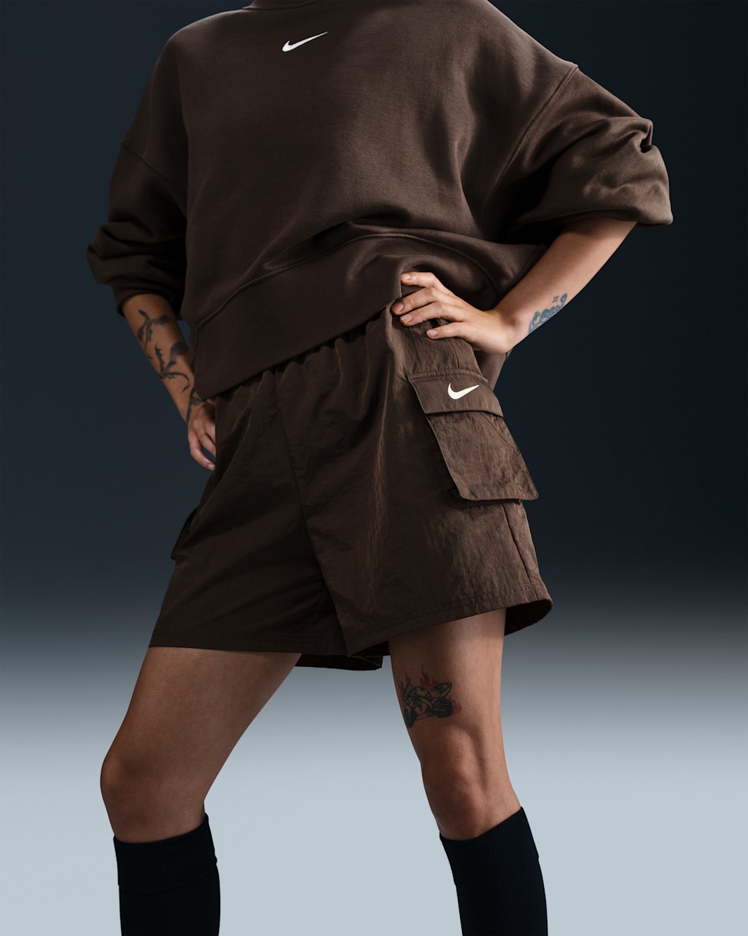 Nike Women's Sportswear Essential Shorts – Baroque Brown: กางเกงขาสั้นสุดมินิมอล ใส่ได้ทุกลุคจากแบรนด์ระดับโลก