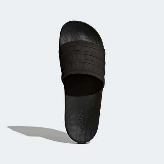 รองเท้าแตะ Adidas Adilette : เดินเพลิน สบาย ทั้งชิว ทั้งชิค