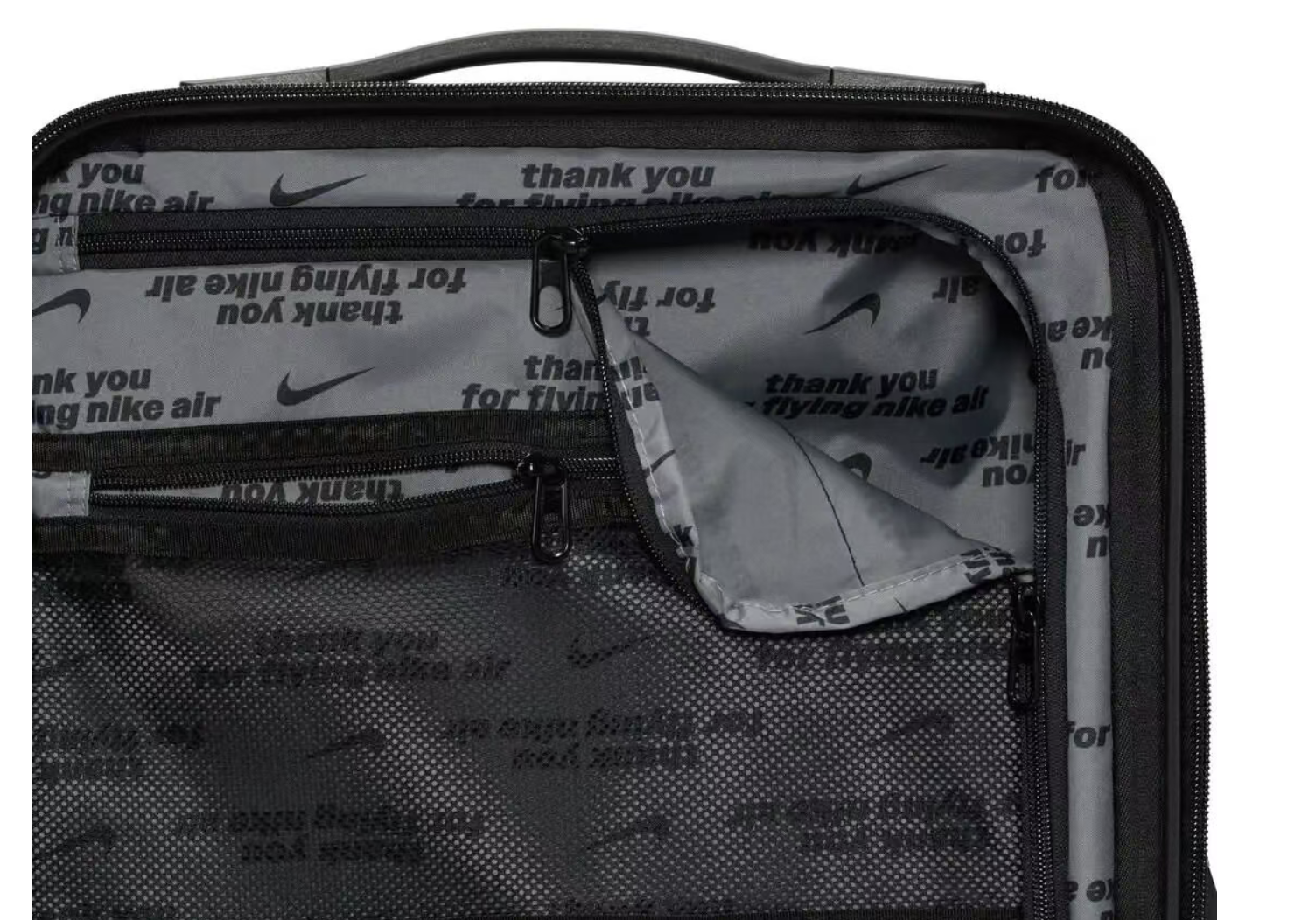 Nike นำพื้นรองเท้ามาทำกระเป๋าเดินทาง?