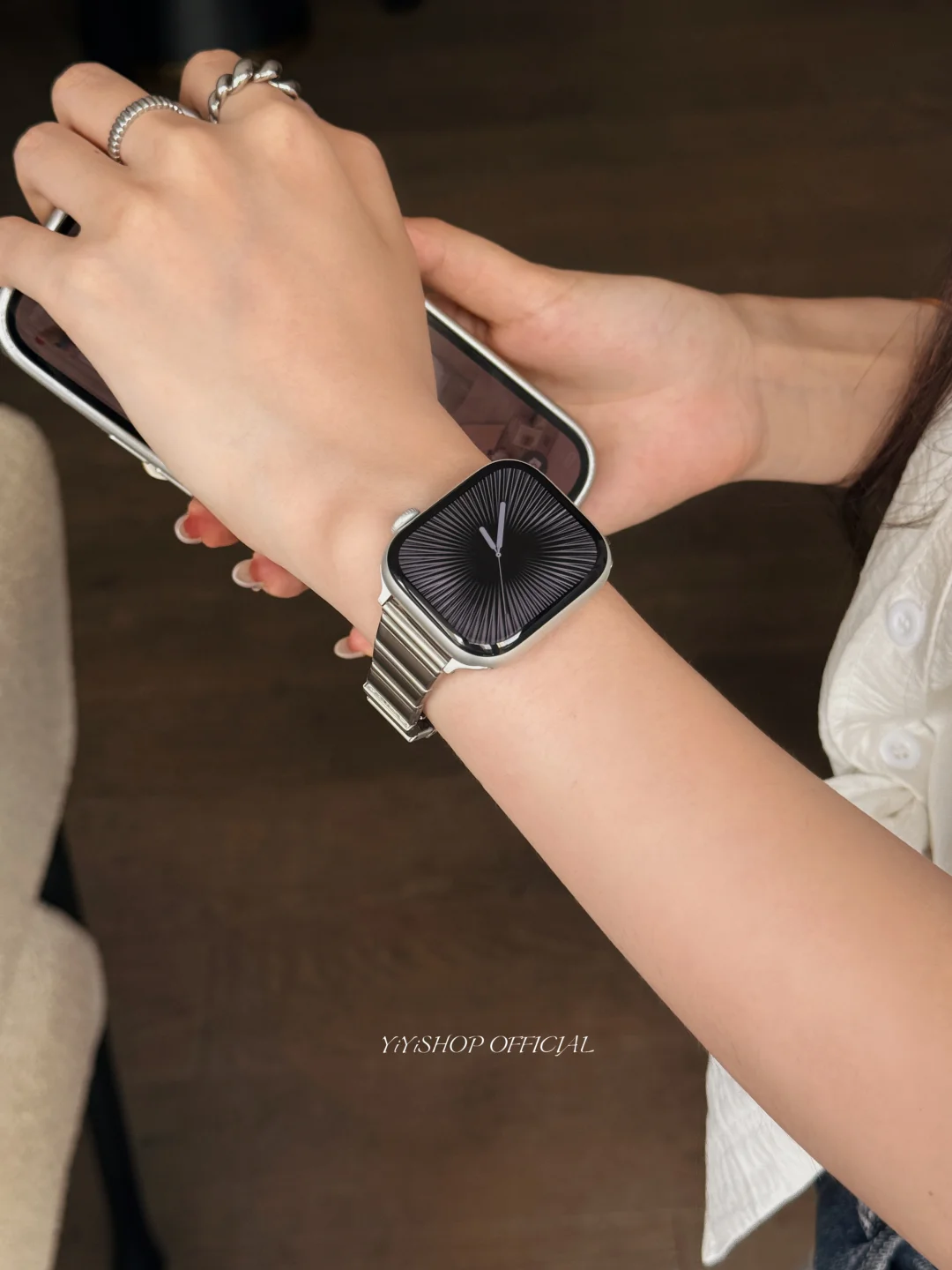 Apple Watch กับสายโลหะสุดหรู‼️