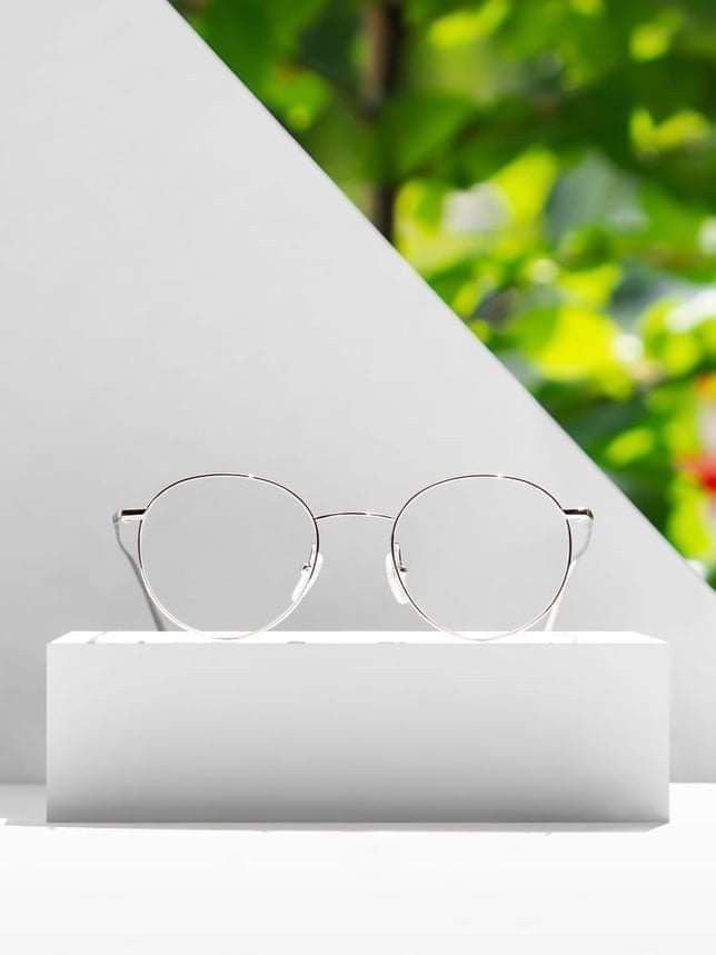 👓 แว่นสายตา & แว่นกรองแสง ไอเท็มจำเป็นของคนยุคดิจิทัล เลือกอย่างไรให้เหมาะกับคุณที่สุด?