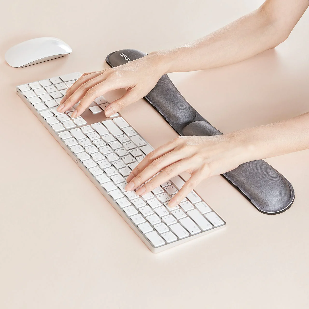 🖐 ที่รองข้อมือสำหรับคีย์บอร์ด: ตัวช่วยเล็ก ๆ ที่เปลี่ยนชีวิตการทำงานของคุณ