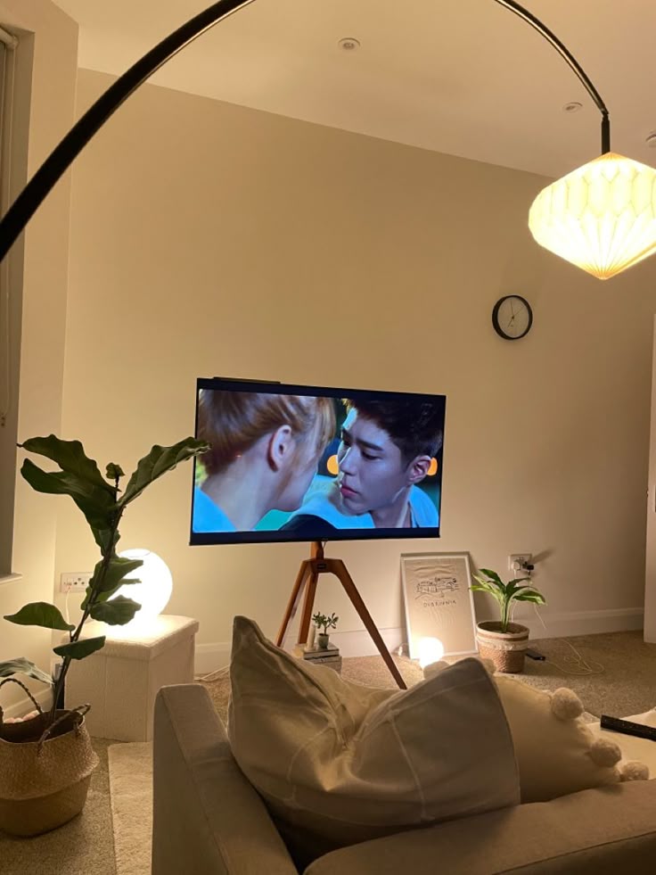 📺 ขาตั้งทีวี ตัวช่วยจัดบ้านให้เรียบร้อยและสวยงาม