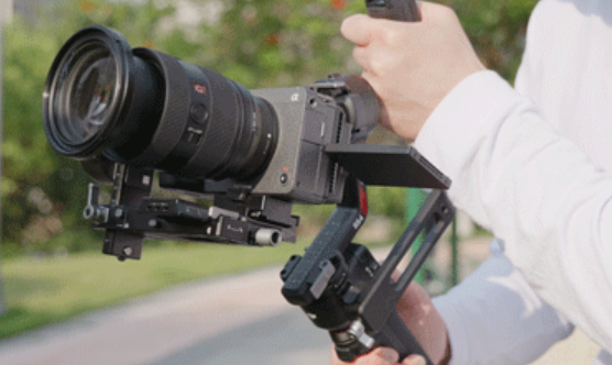 DJI RS 4 / RS 4 Pro Stabilizers: สุดยอดการยกระดับประสบการณ์การถ่ายภาพ