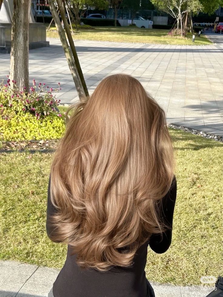 อยากผมยาวสวย ต้องรู้! ข้อเสียของการปล่อยผมยาวเกินไป