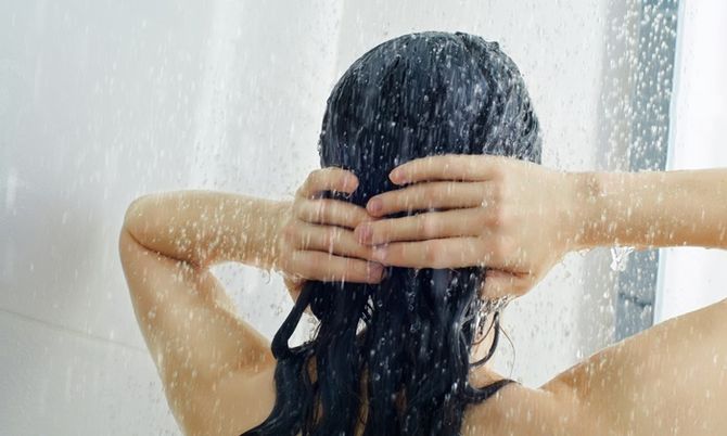 🛁 อาบน้ำเย็น VS อาบน้ำอุ่น แบบไหนดีกว่ากัน?