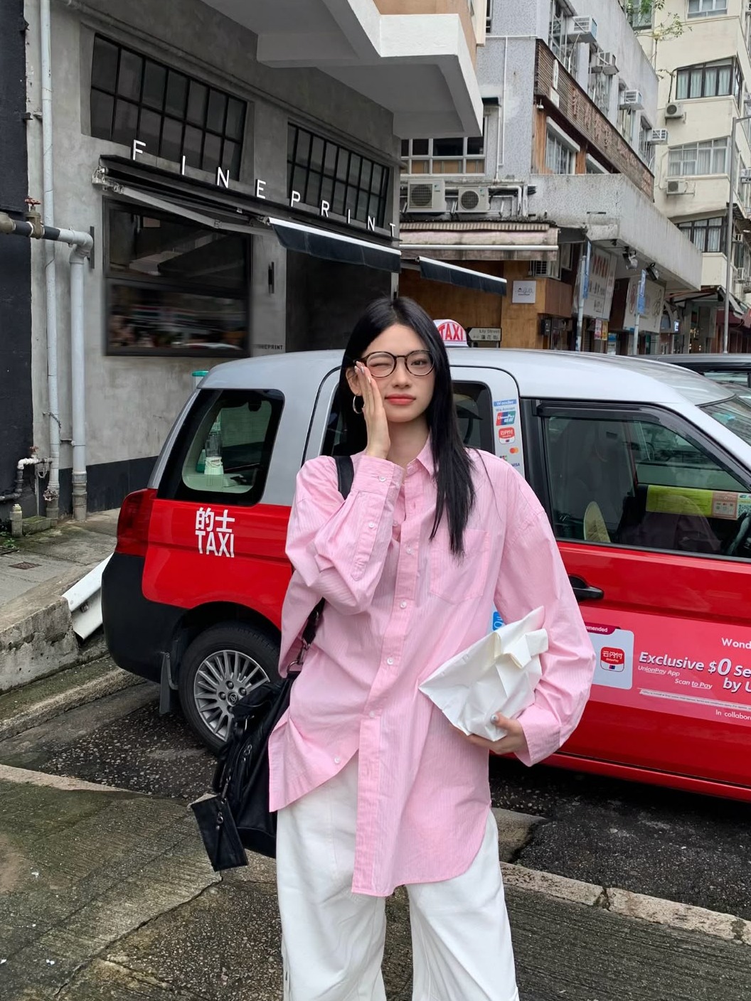 ตู้เสื้อผ้าเต็ม = โลกที่หนักขึ้น และเงินที่เบาลง 💸🌍
