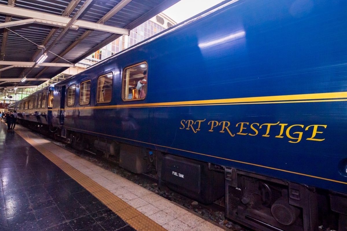 รถไฟหรู