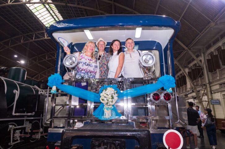 รถไฟหรู