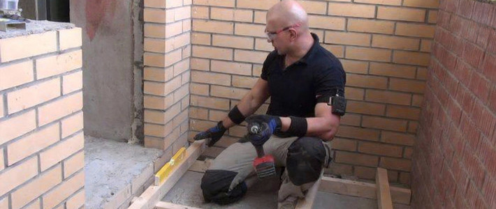 ปูพื้นไม้ระเบียงเองแบบครบจบในบทความเดียว: เลือกไม้ยังไง วางแบบไหน ให้สวยทนเป็นสิบปี