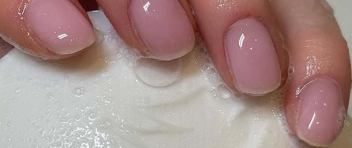 อัปเกรดลุคคลีนให้ปลายนิ้วดูแพงด้วย 5 เทรนด์เล็บมินิมัลที่ต้องทำปลายปีนี้