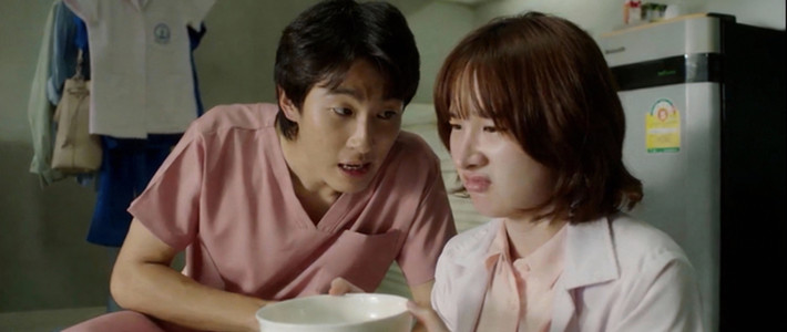 เมื่อซีรีส์หมอเจอกับอาร์ตทอยลิมิเต็ด: โปรเจกต์ที่ทำให้ของเล่นมี“จิตวิญญาณหมอ”