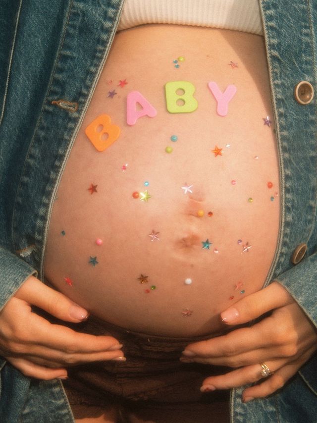 ฝันบอกเหตุ ฝันว่าท้อง แปลว่าอะไร