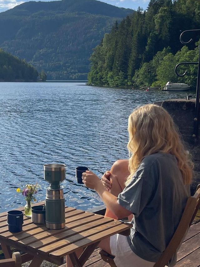 แค่เสียงน้ำไหล ก็ช่วยให้ใจเบาลงได้? ทำไมเสียงธรรมชาติถึงลดความเครียดเราได้จริง