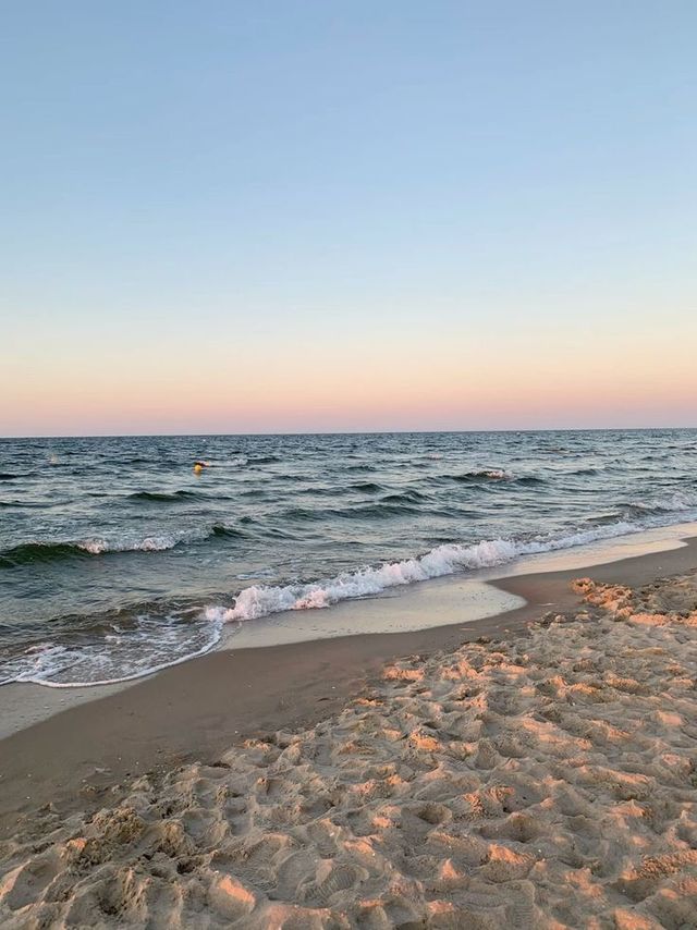 หนีรักทำไมต้องไปทะเล? ทำไมทุกครั้งที่ใจพัง ปลายทางถึงเป็นเสียงคลื่น