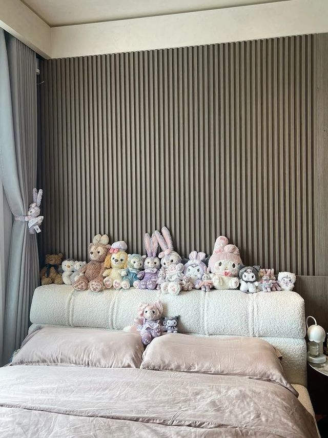 ทำไมบางคนชอบนอนแบบเตียงเต็ม บางคนชอบให้เตียงโล่ง? ความต่างเล็กๆ ที่บอกอะไรเกี่ยวกับใจ