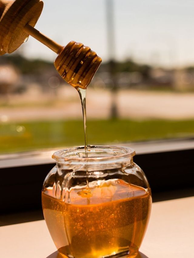 ดื่มน้ำผึ้งช่วยสุขภาพจริงไหม? หรือแค่หวานอร่อยเฉยๆ