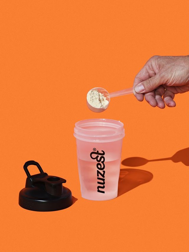 เวย์โปรตีนใส ต่างจากเวย์แบบปกติยังไง? ทำไมสายฟิตยุคใหม่เริ่มหันมาดื่มกันมากขึ้น