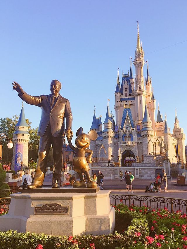 ดิสนีย์แลนด์ สถานที่แห่งความฝัน ที่ไม่ได้มีไว้แค่สำหรับเด็ก