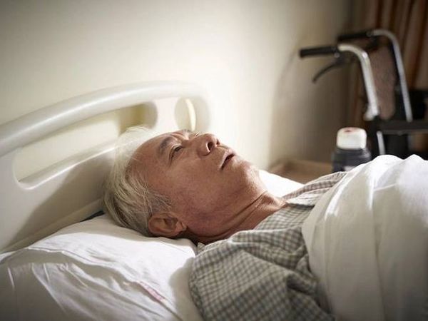 ความเชื่อที่ว่าตายแบบลืมตา (ตายตาไม่หลับ) คือคนบาปหนา