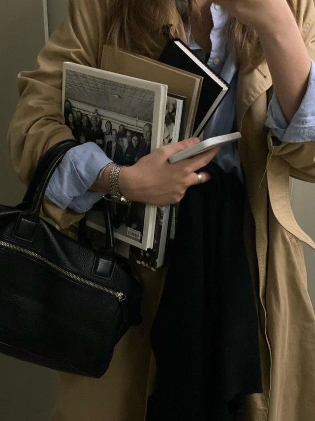 สะพายกระเป๋าข้างเดียวทุกวัน ระวังไหล่พังแบบไม่รู้ตัว