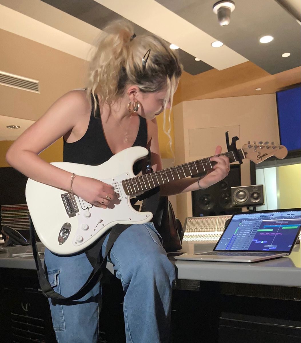 เล่นกีต้าร์ งานอดิเรกง่ายๆ ที่ให้มากกว่าความเพลิน Image1