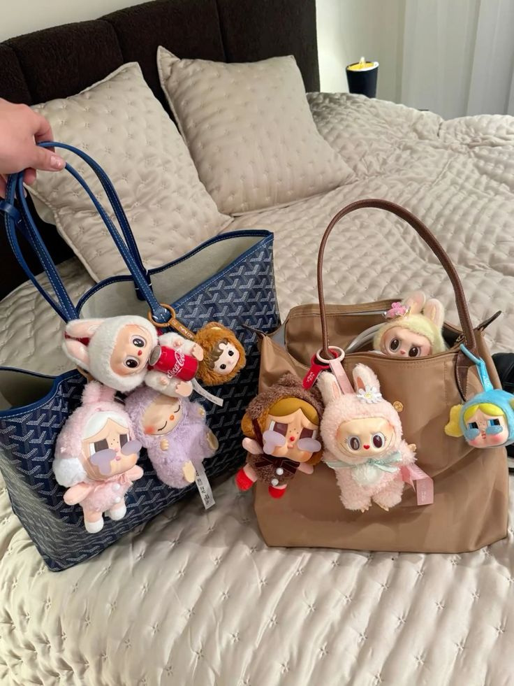 ห้อยตุ๊กตาที่กระเป๋า เรื่องเล็กๆ ที่บอกตัวตนได้มากกว่าที่คิด Image2