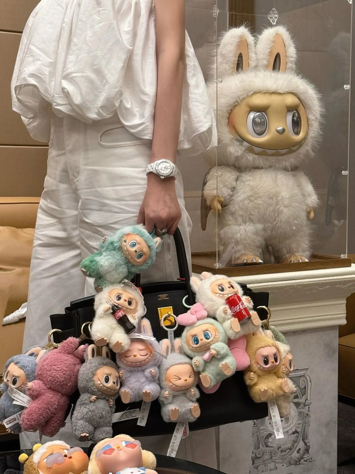 ห้อยตุ๊กตาที่กระเป๋า เรื่องเล็กๆ ที่บอกตัวตนได้มากกว่าที่คิด Image4