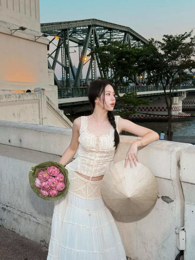 “ดอกบัว” จากดอกไม้ไหว้พระ…สู่ช่อดอกไม้สุดฮิตอีกครั้ง