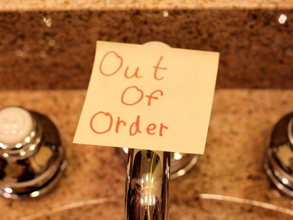 April Fool’s Day ทำไม “การโดนหลอก” ถึงกลายเป็นเรื่องสนุกของทั้งโลก?