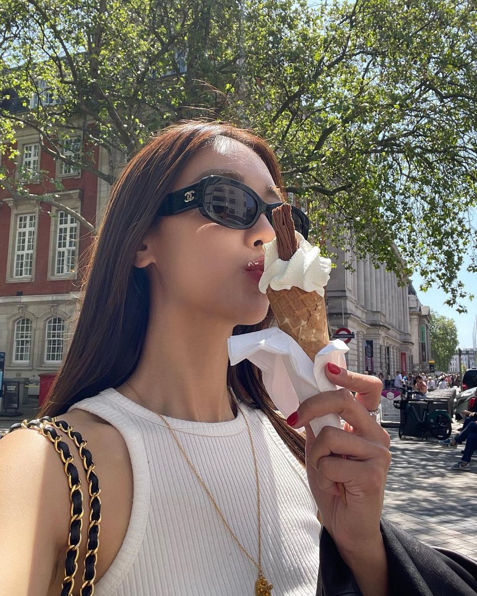 ติดใส่แว่นกันแดด แค่แฟชั่นหรือพฤติกรรมที่สะท้อนอะไรบางอย่าง? Image3