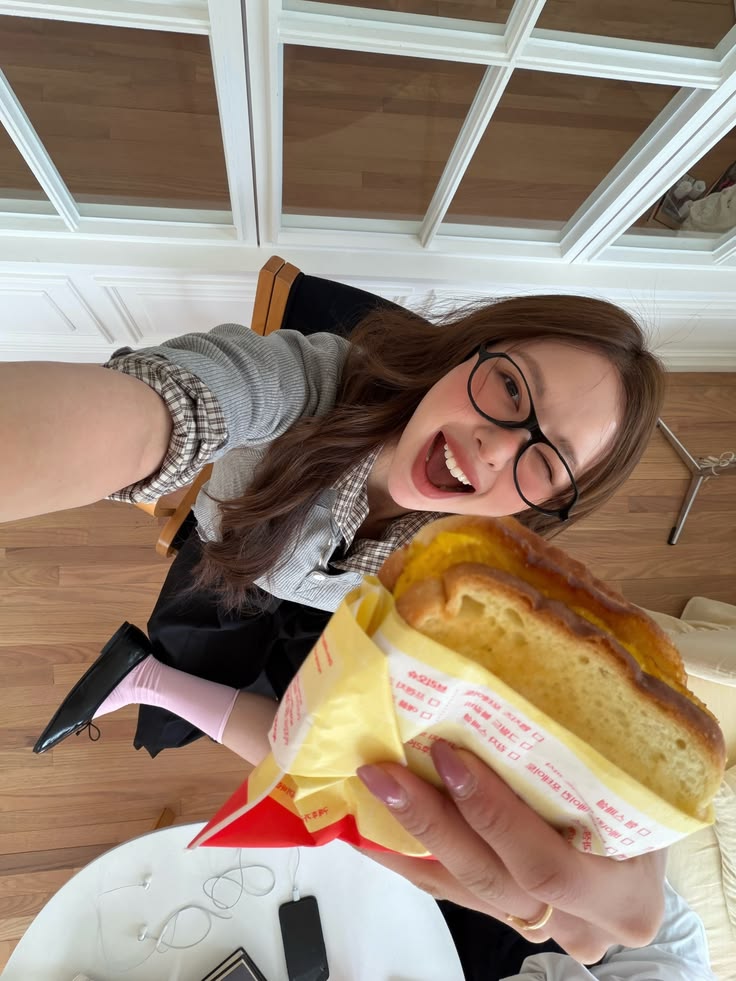 เมื่อของกินไม่ได้มีไว้แค่กิน แต่กลายเป็น ‘พร็อบ’ ในโลกโซเชียล Image1