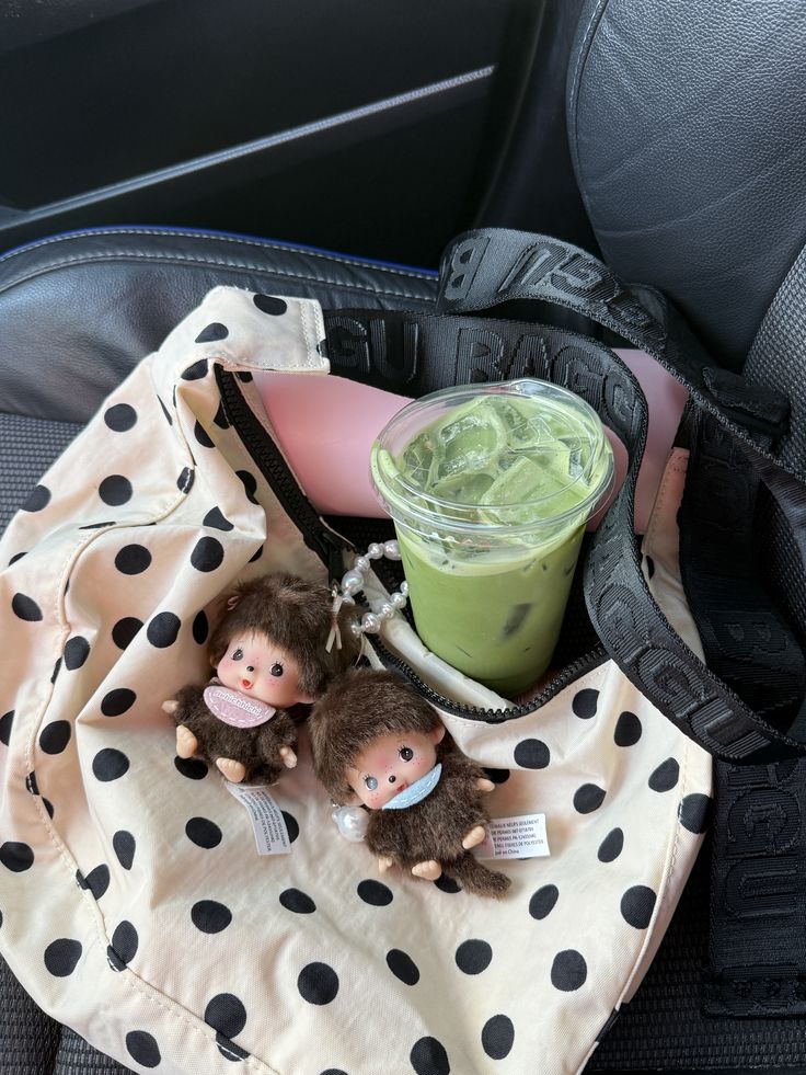 ตกแต่งกระเป๋าด้วยตุ๊กตา ทำไมเทรนด์นี้ถึงกลับมาอีกครั้ง?  Image3