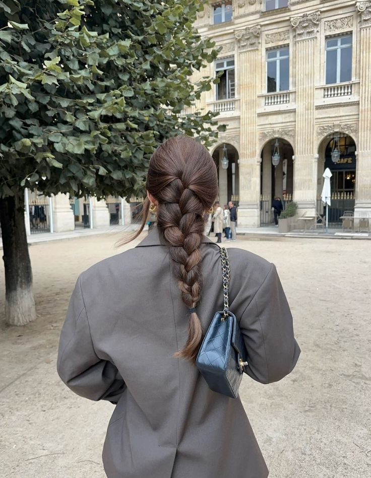 “ผมเปีย” ทรงง่าย ๆ แต่ทำไมถึงกลายเป็นตัวเลือกที่สบายที่สุดในหลายวัน?  Image2