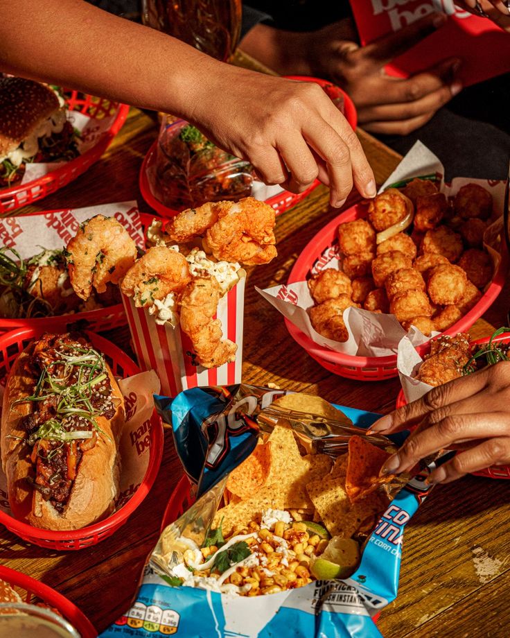 ให้รางวัลตัวเองด้วยฟาสต์ฟู้ด ความสุขเล็ก ๆ ที่เราต้องการ Image1