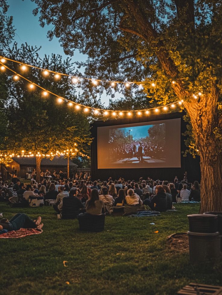 ดูหนังกลางแจ้งตอนกลางคืน เทรนด์กิจกรรมเรียบง่ายของวัยรุ่น Image2