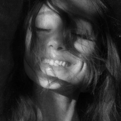 Ariana Grande x Petal เหตุผลว่าทำไมอัลบั้มนี้ถึงน่าจับตามอง Image1