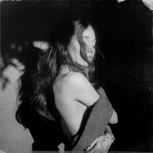 Ariana Grande x Petal เหตุผลว่าทำไมอัลบั้มนี้ถึงน่าจับตามอง Image2