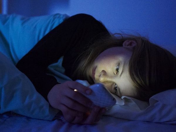 Blue Light ไม่ได้ทำร้ายแค่ตา…แต่ผิวเราก็โดนเต็มๆ เหมือนกัน