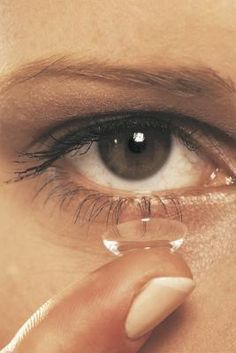 คอนแทคเลนส์ ของเล็ก ๆ ที่ต้องดูแลมากกว่าที่คิด Image1