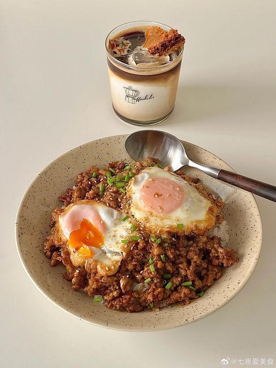 ไข่ดาว ของธรรมดาที่ทำให้อาหารอร่อยขึ้นทันที Image1
