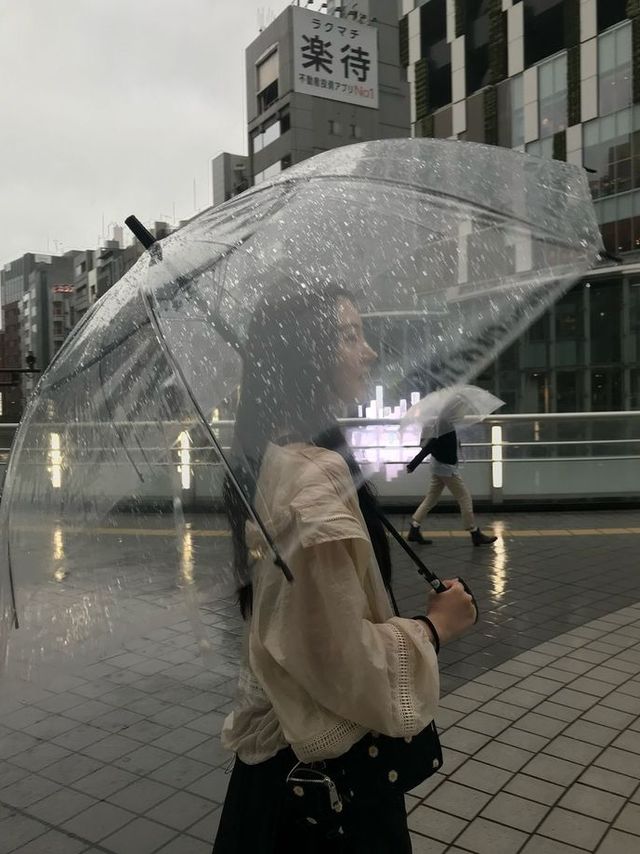 ทำไมเสียงฝนตกถึงทำให้เรารู้สึกสงบ? เพราะสมองกำลังเปลี่ยนโหมดโดยไม่รู้ตัว