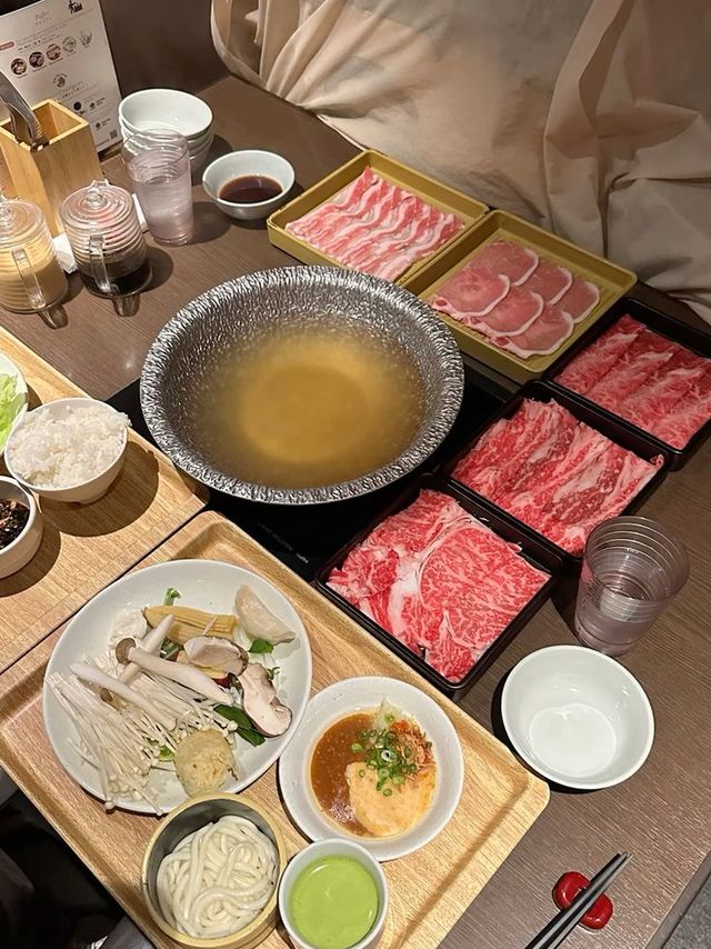“ชาบูแบบญี่ปุ่น” ทำไมถึงเป็นมื้อโปรดของใครหลายคน ครบจบในถาดเดียว