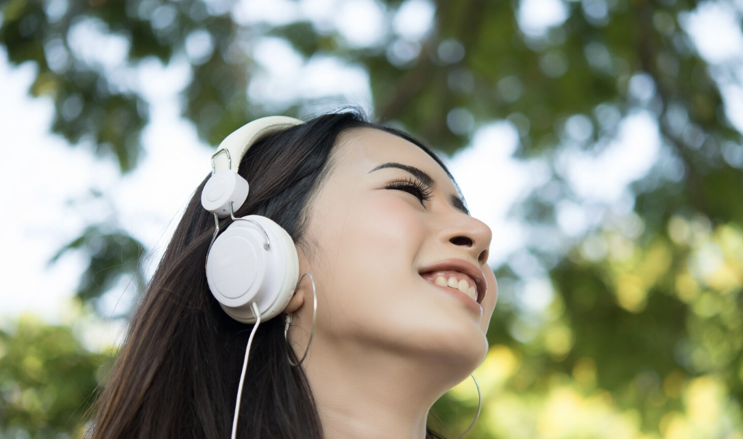 ฟังเพลงตอนทำงาน ช่วยให้โฟกัสดีขึ้นจริงหรือไม่? Image1
